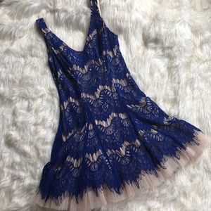 Royal blue and cream lace dress 🔥